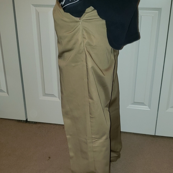 Basic Editions Brand New - Picture 3 of 4